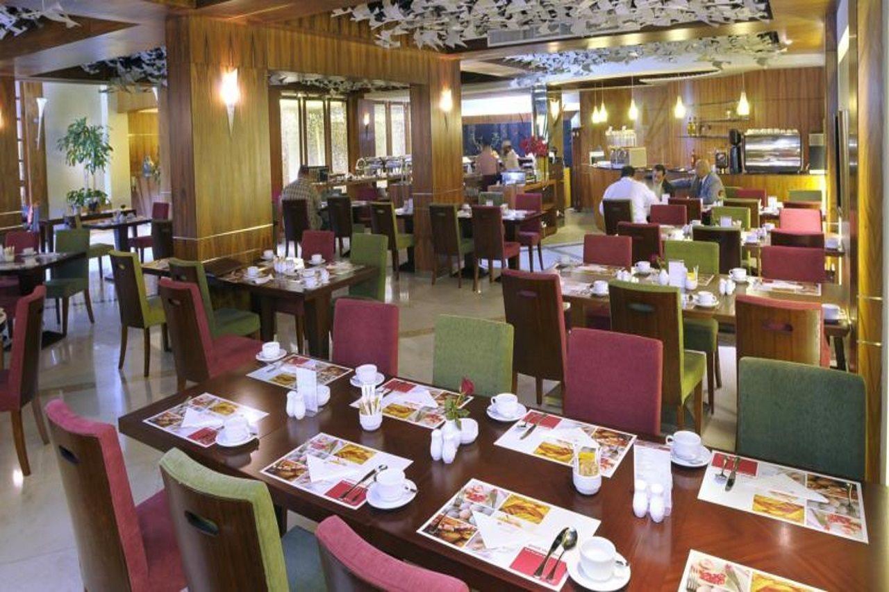 Eastyard Dammam Hotel - Formerly Ramada By Wyndham Dammam Esterno foto
